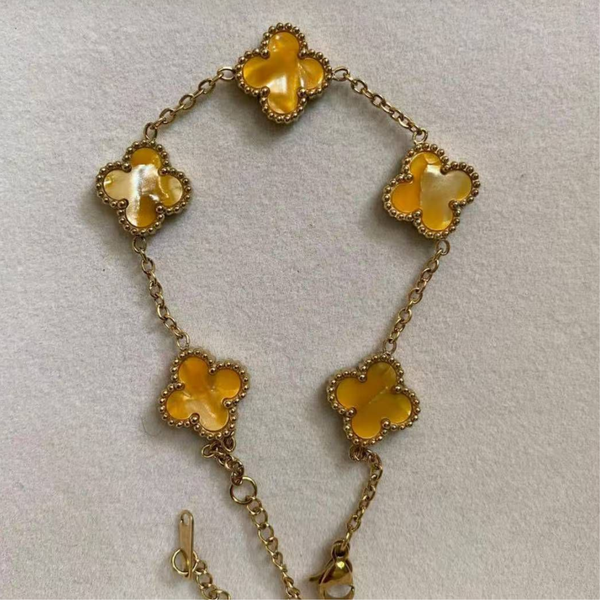 "Sunbeam Clover – Elegant Gold Link Bracelet"
