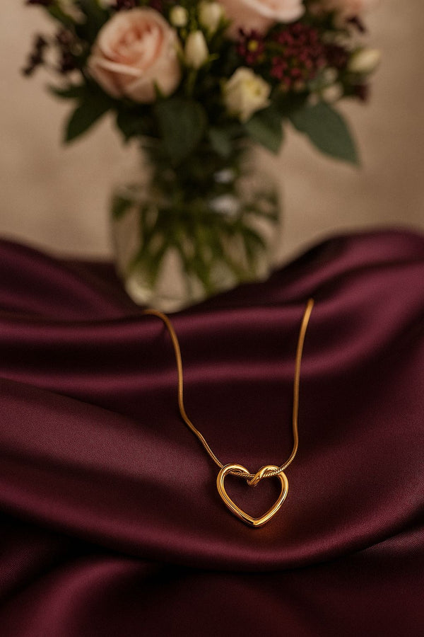 Aesthetic heart pendant